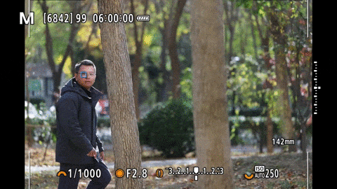 S R1旗舰微单相机深度评测米乐m6为极限而生 佳能EO(图20)