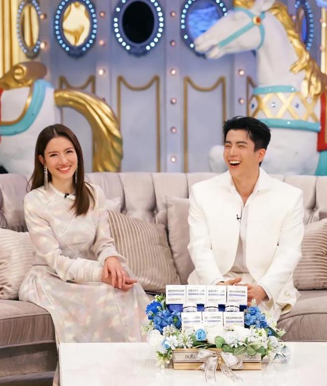 去爷爷家过年美女右眼受伤惹人怜惜米乐m6网站泰剧女神Aff带女儿(图8)